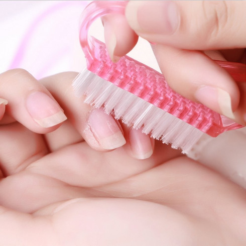 فرشاة تنظيف الاظافر الصغيرة